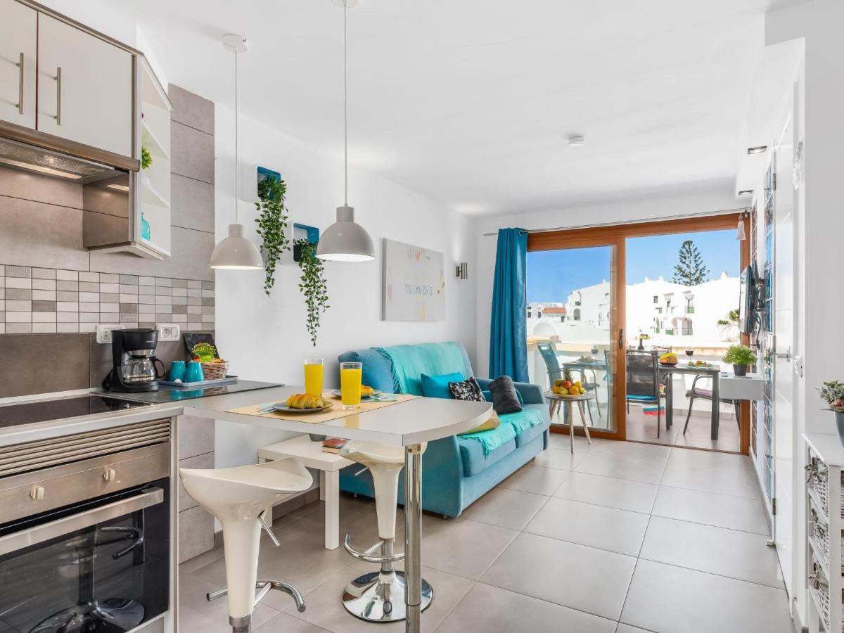 B16 Windsor Park, Exclusive Sea View, Heated Pool Apartment