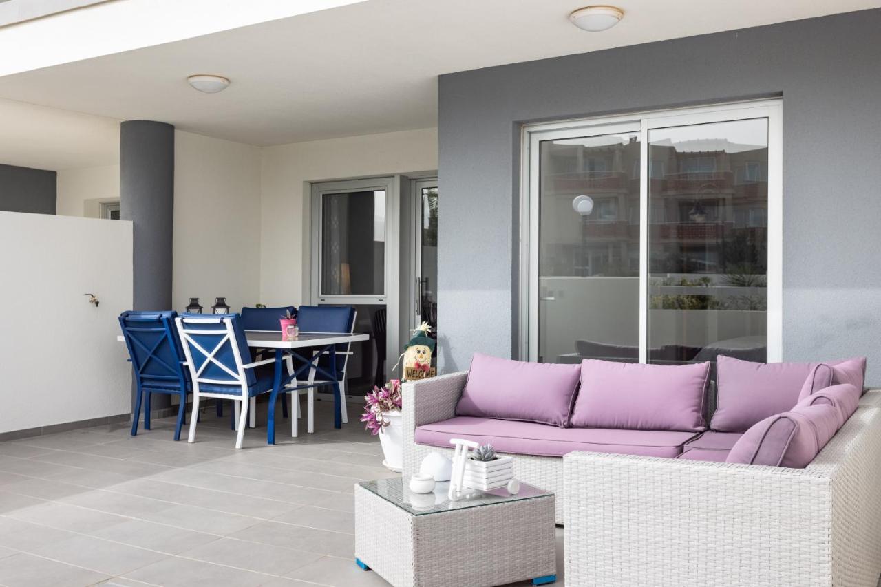 Maday , Big Terrace And Swimingpool *