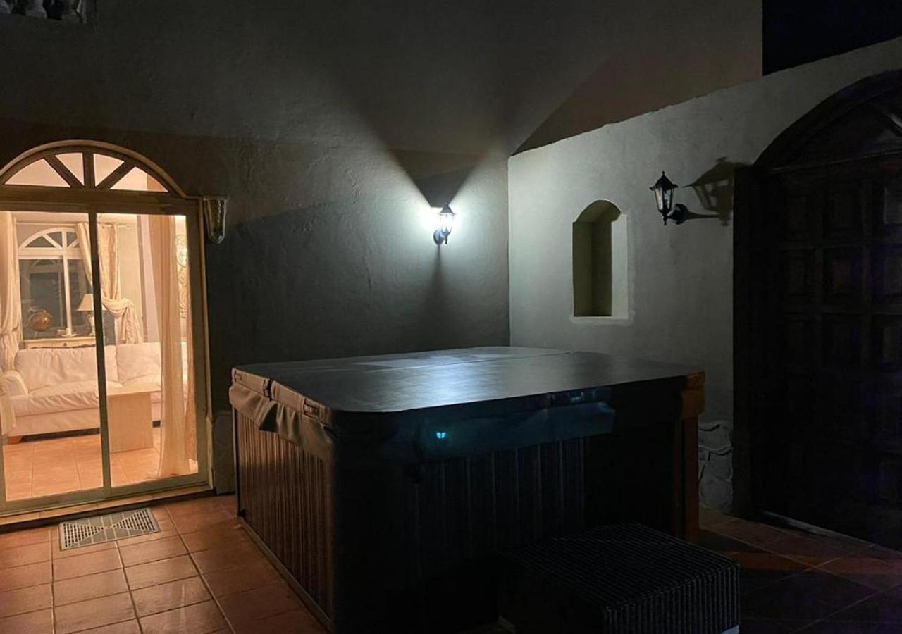 Villa Amazing View In With Jacuzzi *