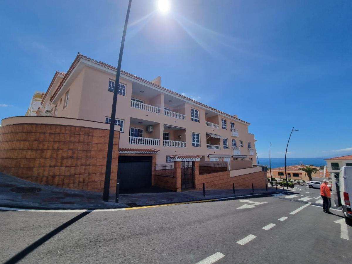 La Avenida Playa La Arena Puerto de Santiago (Tenerife)