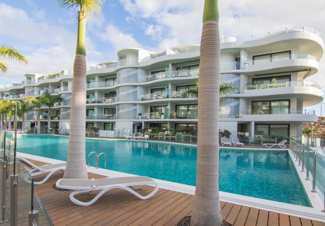 Luxury Apartment, Parking, Terrace, Pool. *
