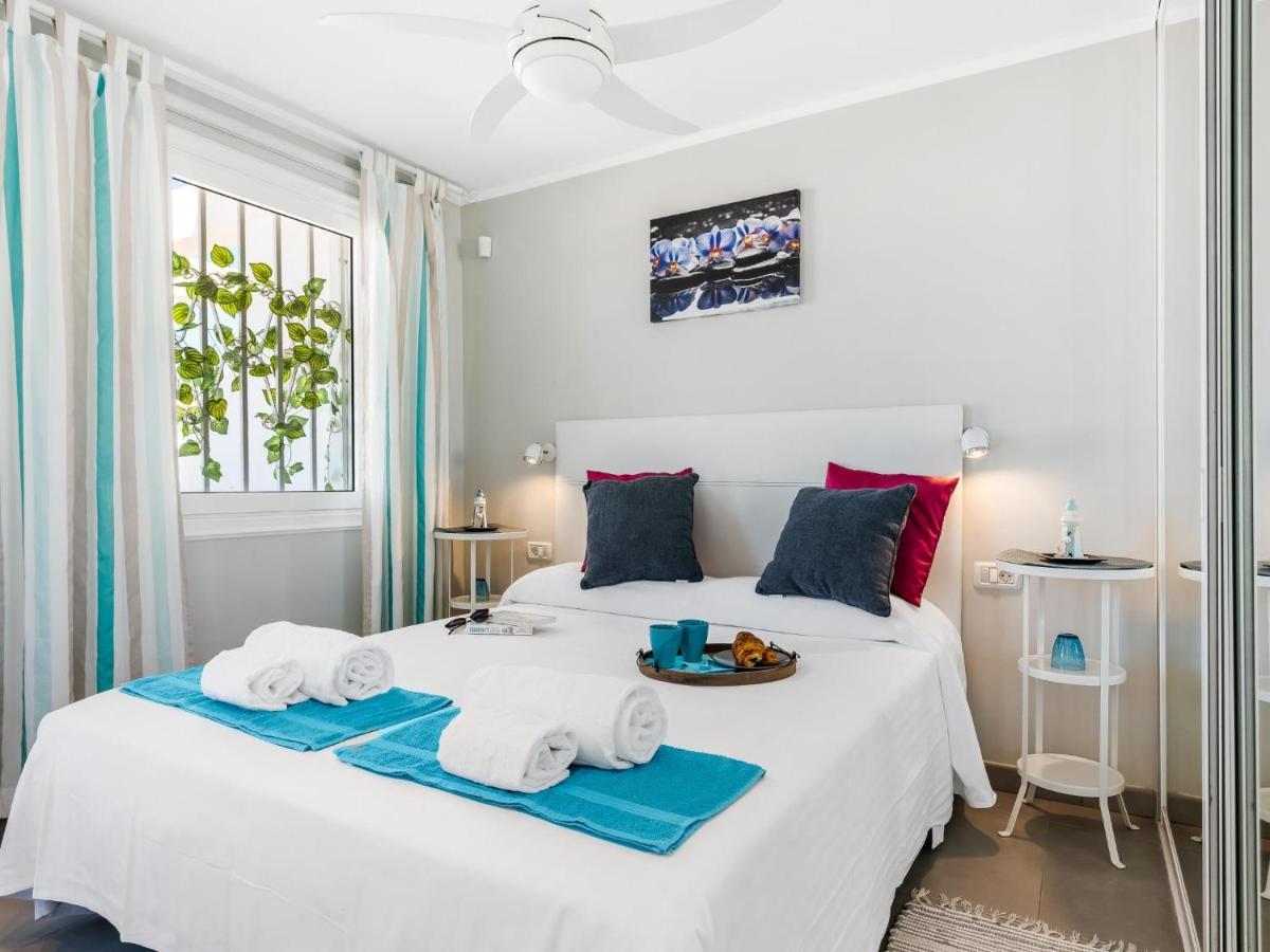 B16 Windsor Park, Exclusive Sea View, Heated Pool Apartment