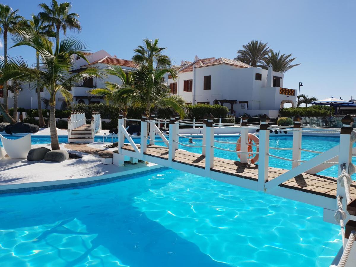 Apartment Duplex No 6 Directly At The Sea And Beach, Heated Pool, Wifi, Terrace *