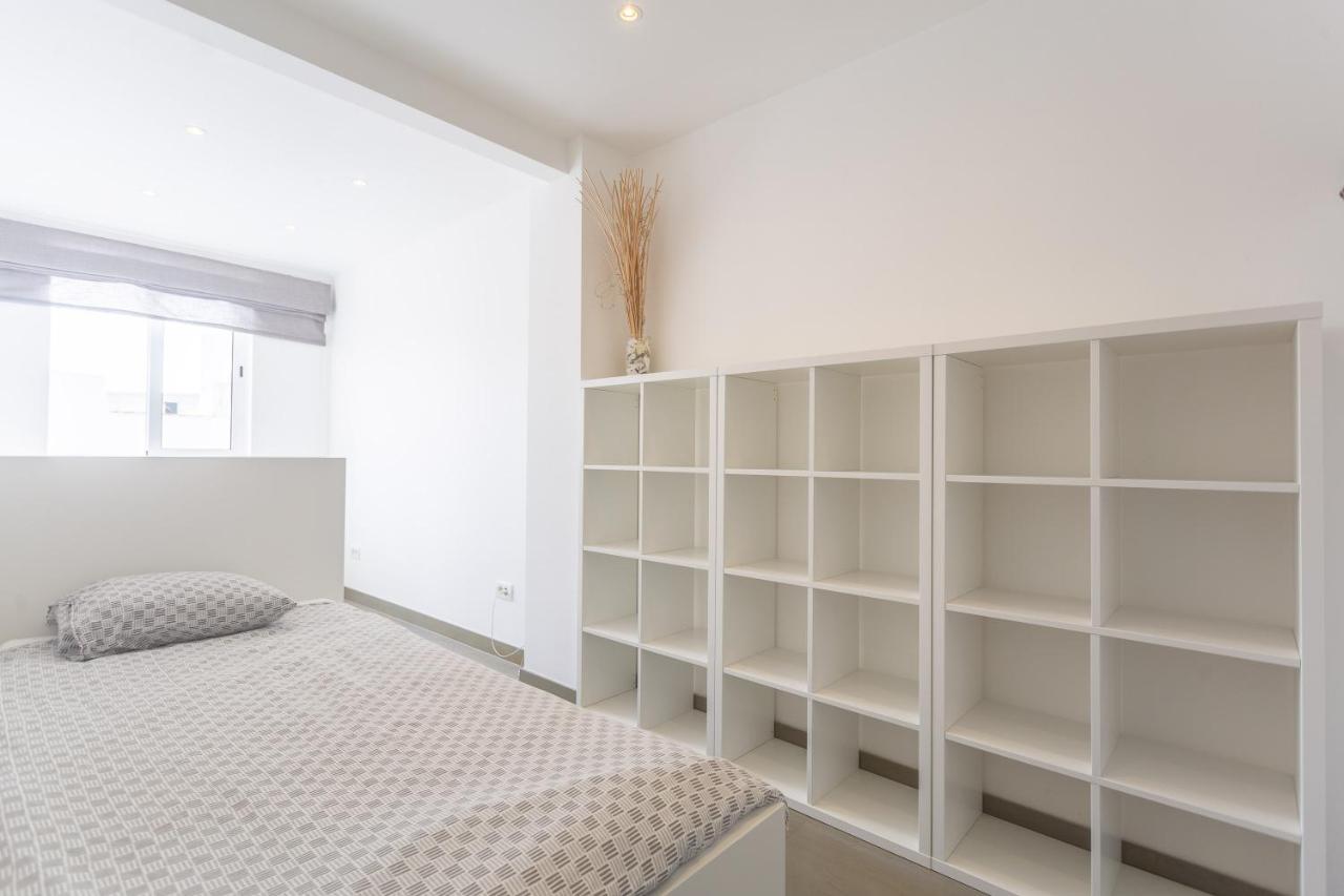Modern 3 Bedroom Duplex Adeje Center Hébergement de vacances