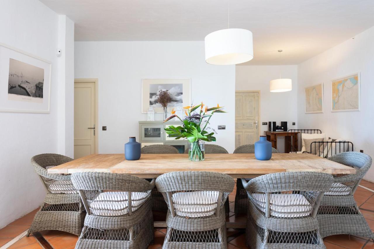 Spacious, Well Appointed, In A Wonderful Raised Location And Stunning Sea Views