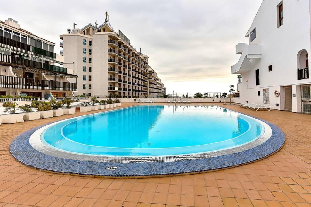 Modern In Parque Royal I, Playa Fanabe Apartment *