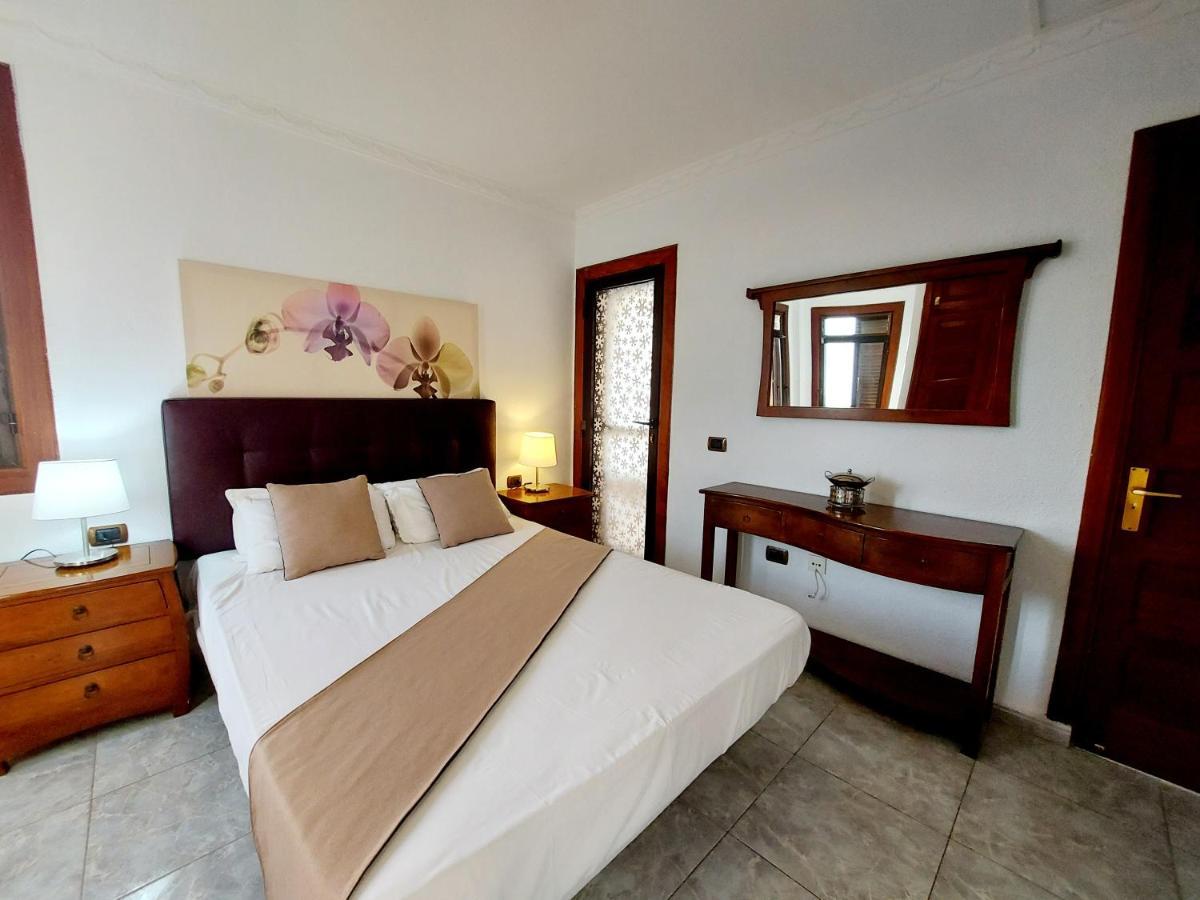 2 Bedrooms Heatedpool Aircon Los Cristianos Apartment