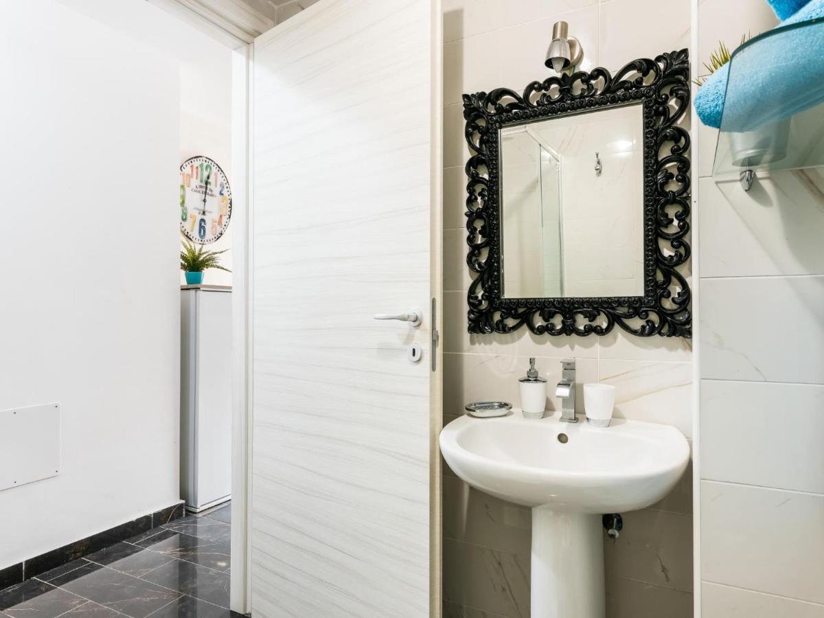 1b Sofia Close Services Sea, Wifi! Appartement *