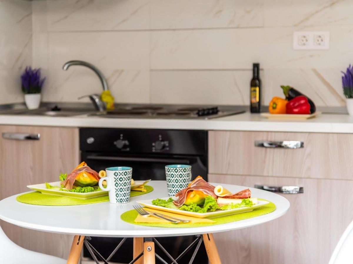 1b Sofia Close Services Sea, Wifi! Arona (Tenerife)