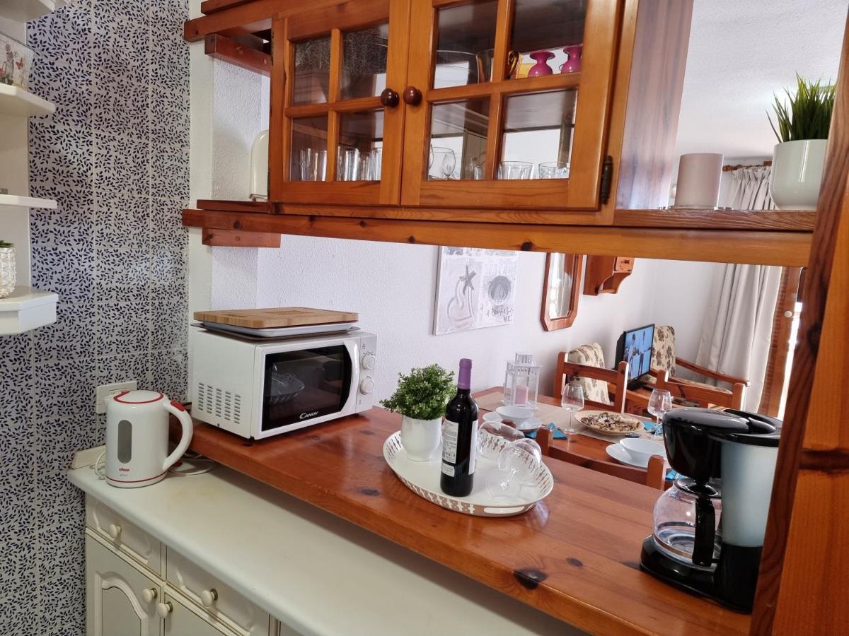 Apartment Duplex No 6 Directly At The Sea And Beach, Heated Pool, Wifi, Terrace Playa de las Americas (Tenerife)