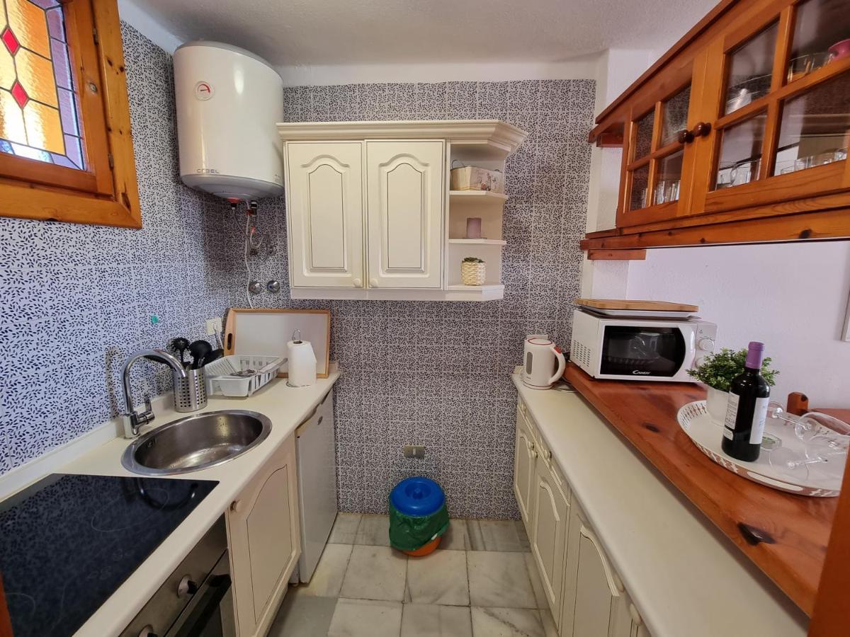 Duplex No 6 Directly At The Sea And Beach, Heated Pool, Wifi, Terrace