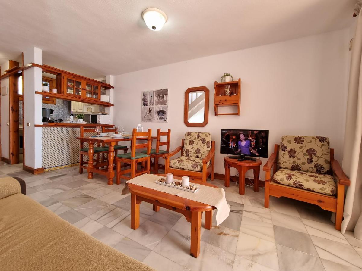 Apartment Duplex No 6 Directly At The Sea And Beach, Heated Pool, Wifi, Terrace