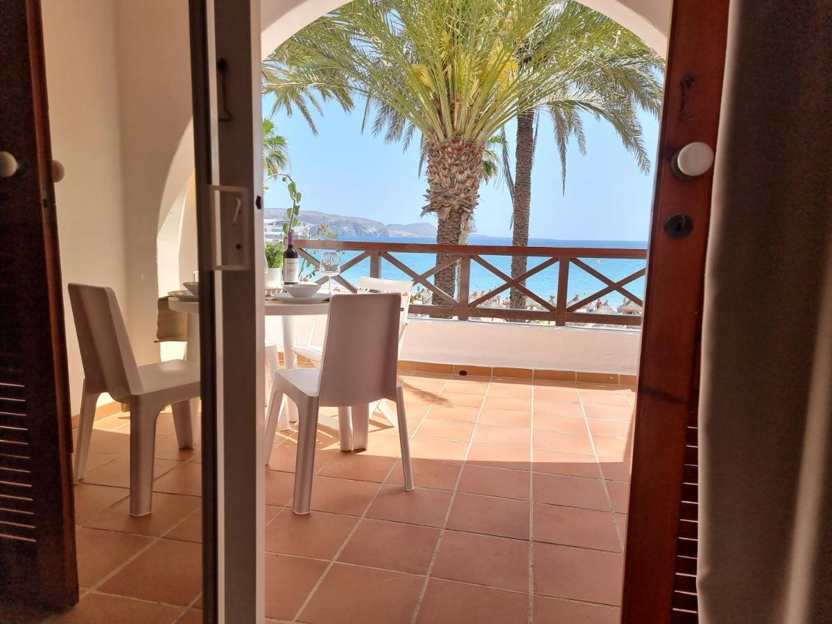 Apartment Duplex No 6 Directly At The Sea And Beach, Heated Pool, Wifi, Terrace
