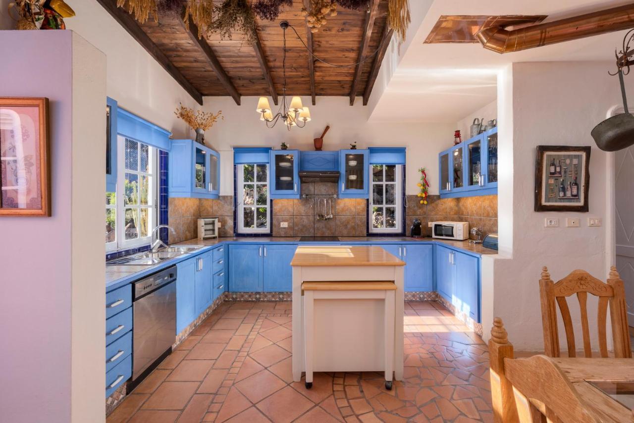 Karat Hacienda Miranda Villa *