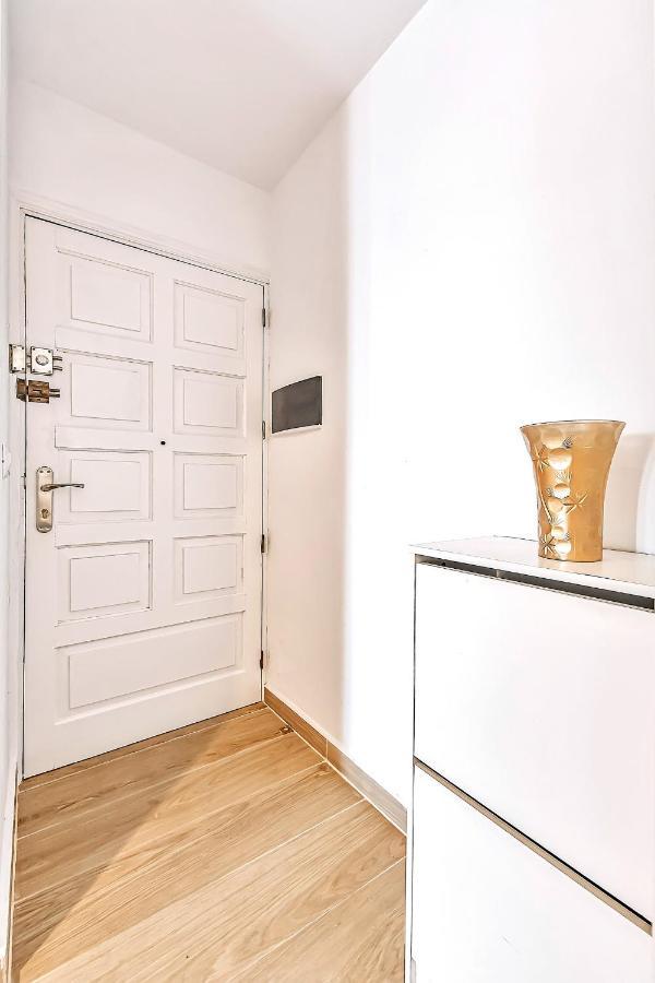 Gorgeous In Apartment Callao Salvaje