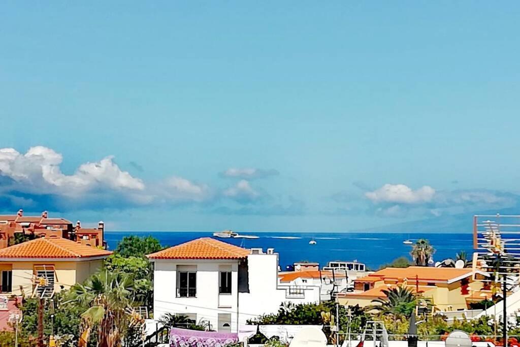 Semi-detached Sea Views, Huge Terrace, Close