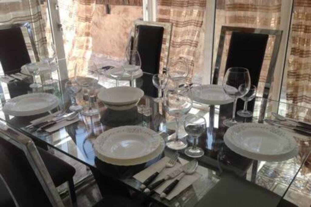 Semi-detached Sea Views, Huge Terrace, Close Villa *