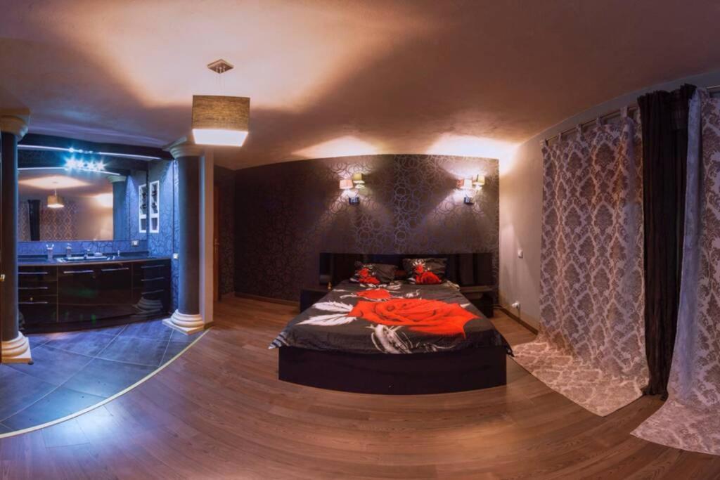 Semi-detached Sea Views, Huge Terrace, Close *