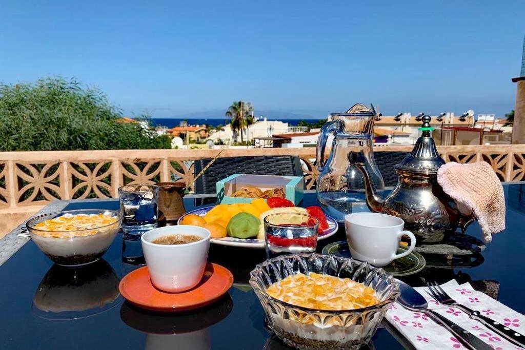 Semi-detached Sea Views, Huge Terrace, Close *