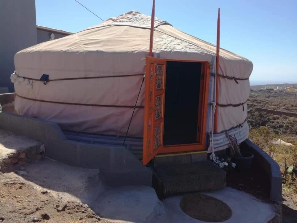 Luxury tent Yurta De Arico *
