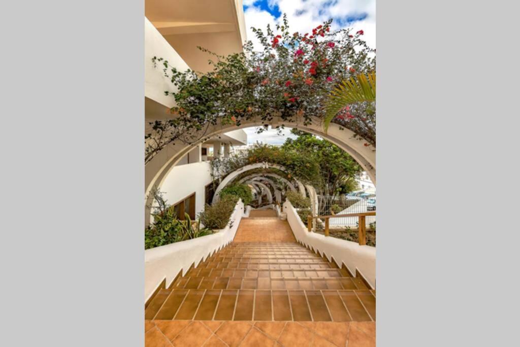 Modern In Parque Royal I, Playa Fanabe Apartment