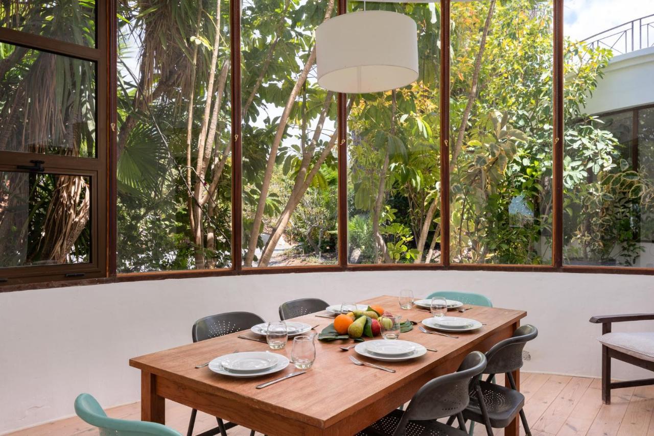 Spacious, Well Appointed, In A Wonderful Raised Location And Stunning Sea Views Villa Costa Adeje (Tenerife)