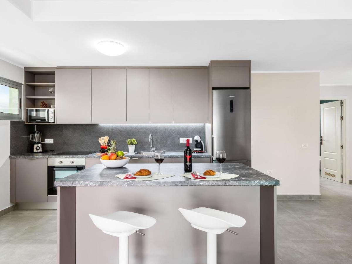 Apartment A31 Amazing 2 Bedroom With Terrace And Pool
