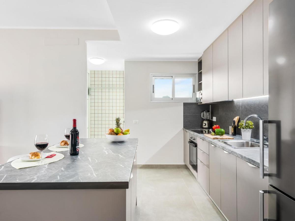 Apartment A31 Amazing 2 Bedroom With Terrace And Pool *