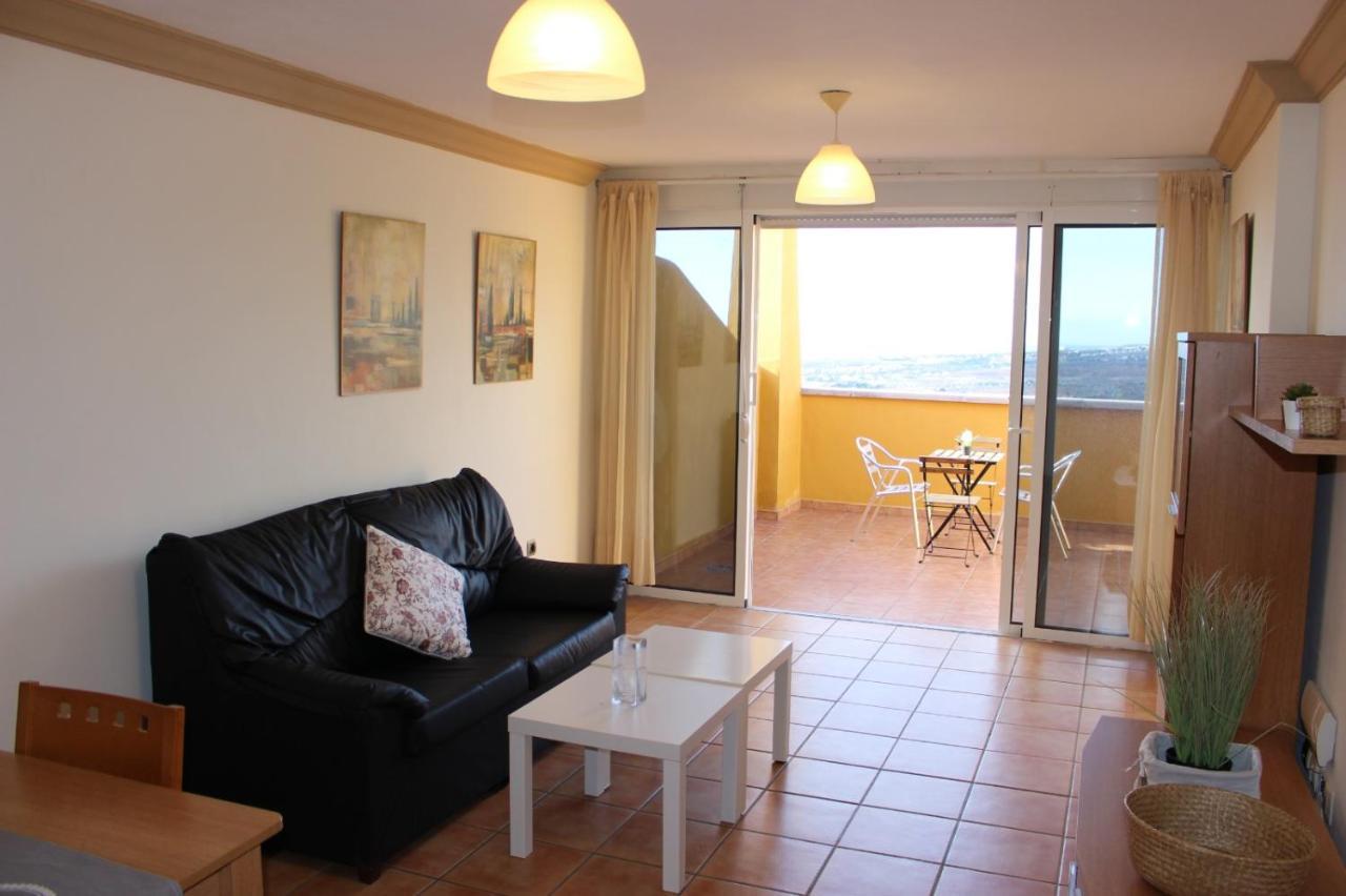 Apartamento With A Serene Ocean And Mountain View *