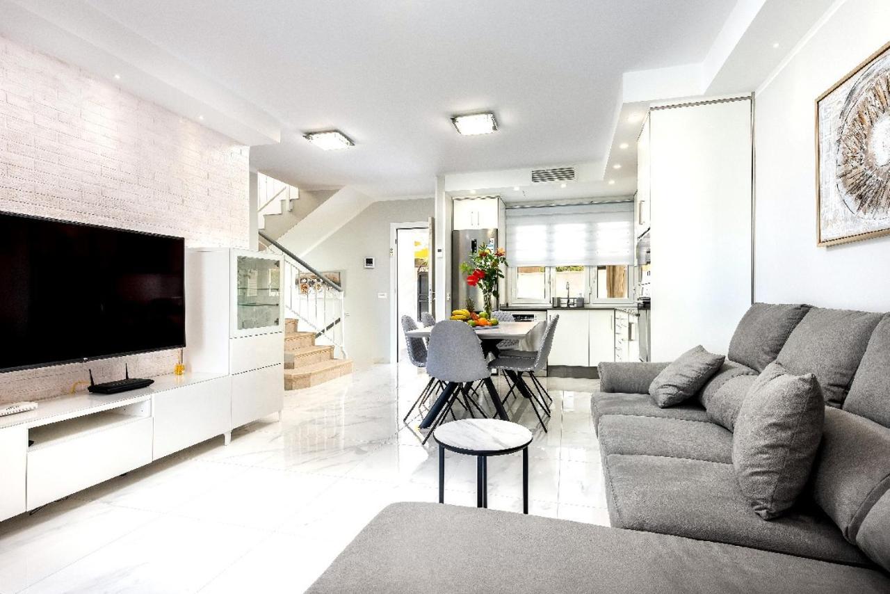 Modern 4 Bedroom In Costa Adeje