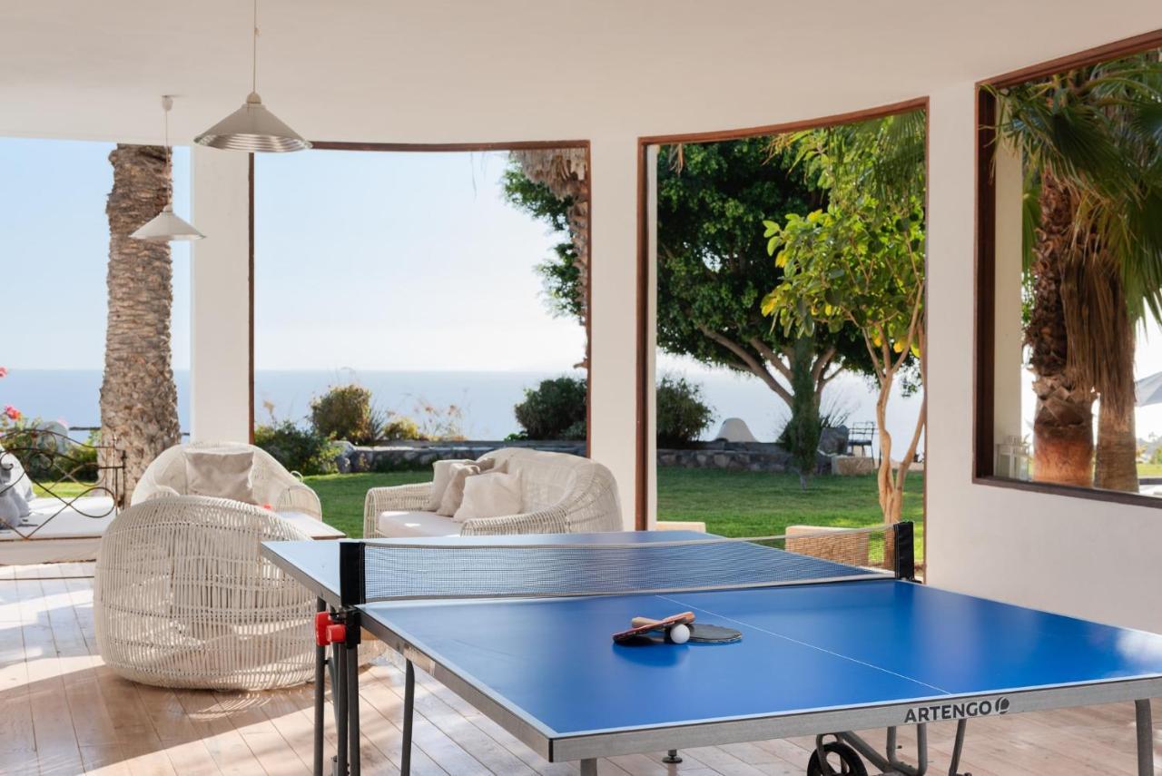 Spacious, Well Appointed, In A Wonderful Raised Location And Stunning Sea Views *