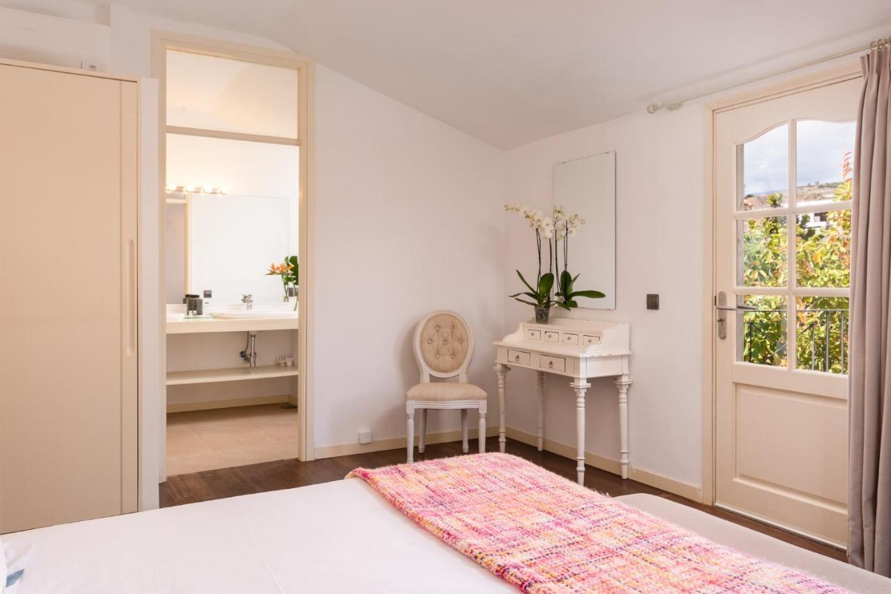 Villa Spacious, Well Appointed, In A Wonderful Raised Location And Stunning Sea Views *