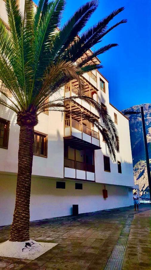 Perla De Roca En Poblado Marinero Acantilado de los Gigantes