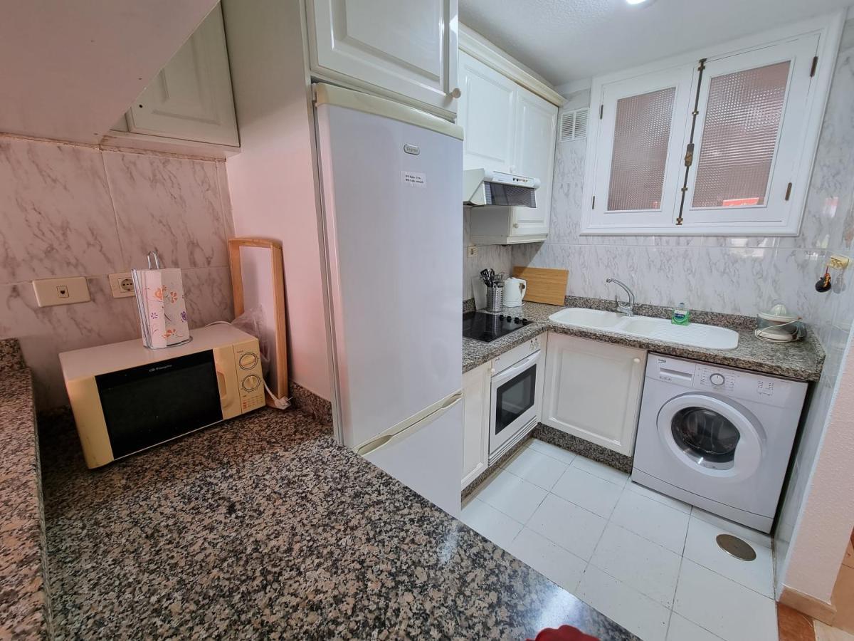 Casa Teide, Ground Floor Parque Santiago 1, Heated Pool, 100 M To Sea And Beach, Wifi Playa de las Americas (Tenerife)