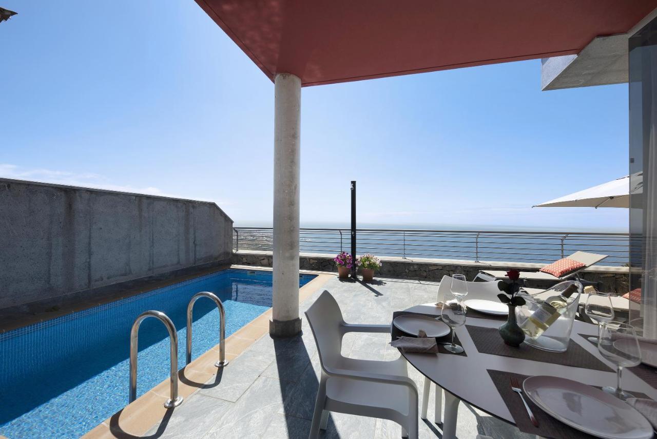 View Grand Villa *