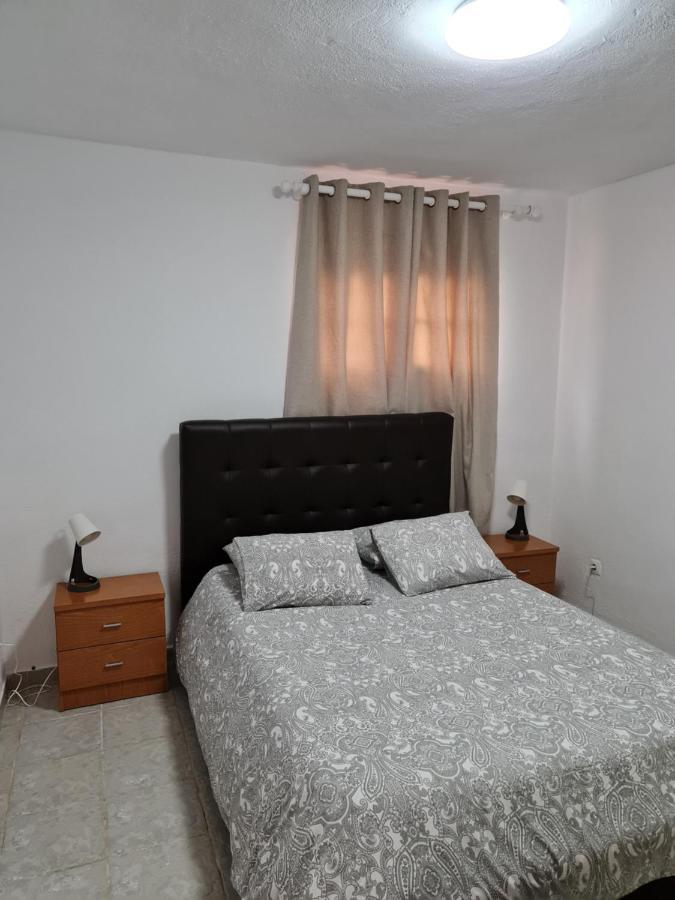 Сasa de vacaciones Impeccable 2-bed House In *
