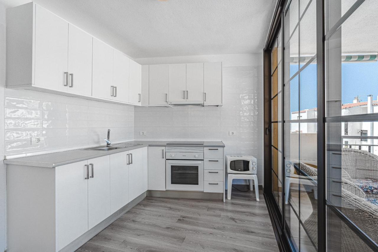 Family With 3 Bedrooms And Balcony Near Gigantes And Ocean Apartment