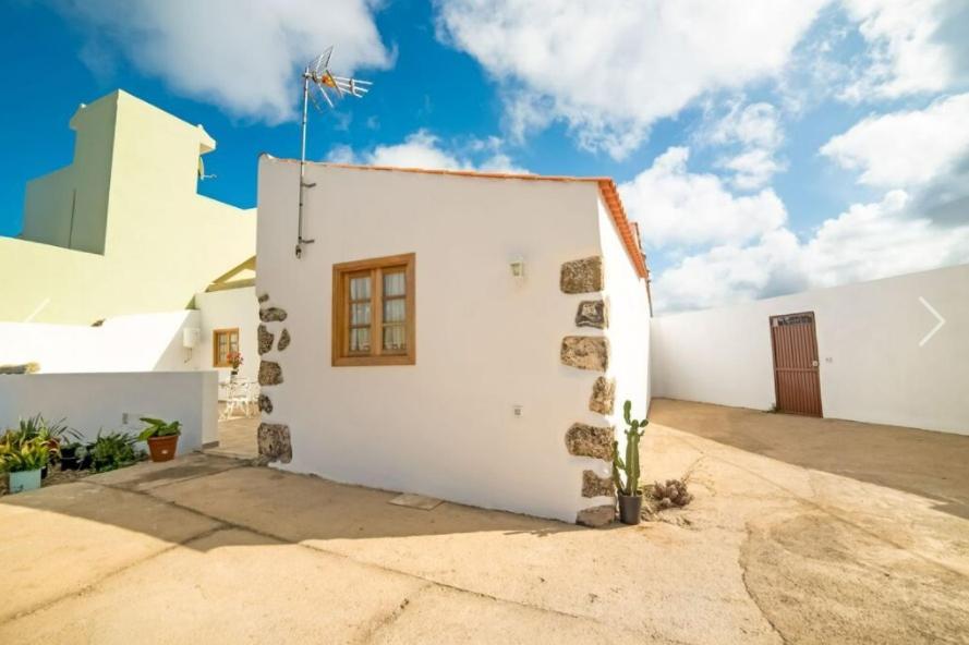 La Casa Del Bisa Holiday home Genoves
