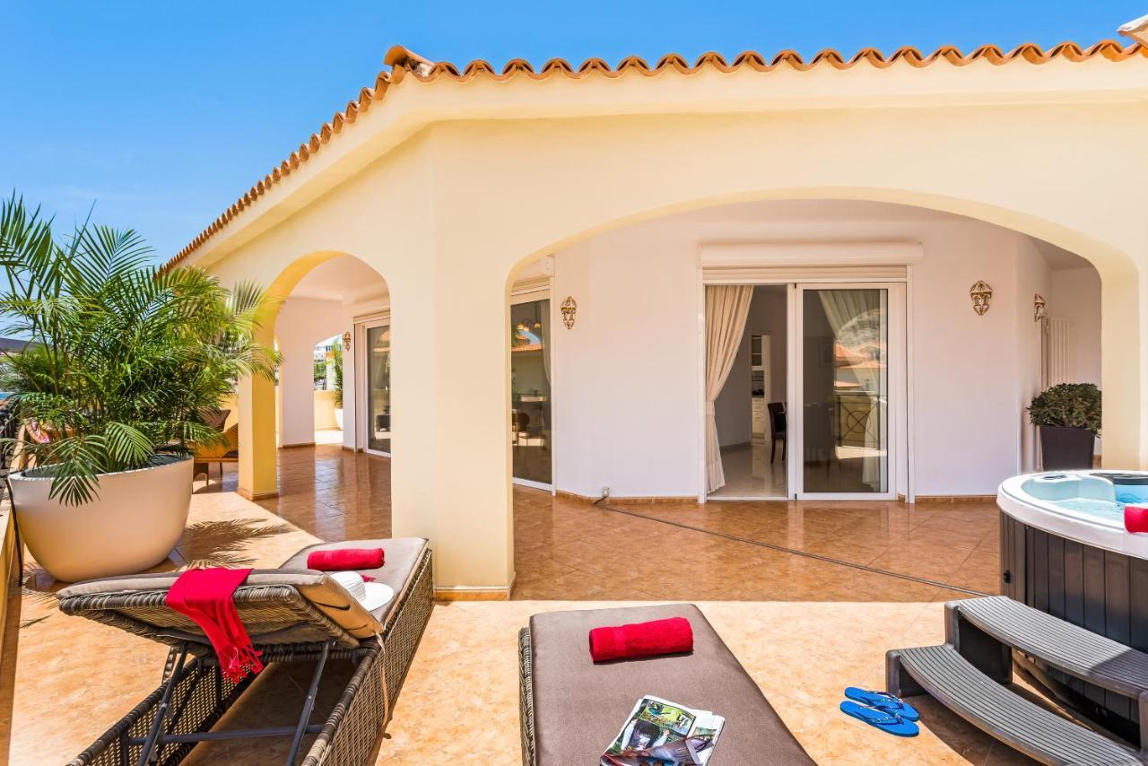 Tropical Ocean View Jacuzzi Villa Los Cristianos (Tenerife)