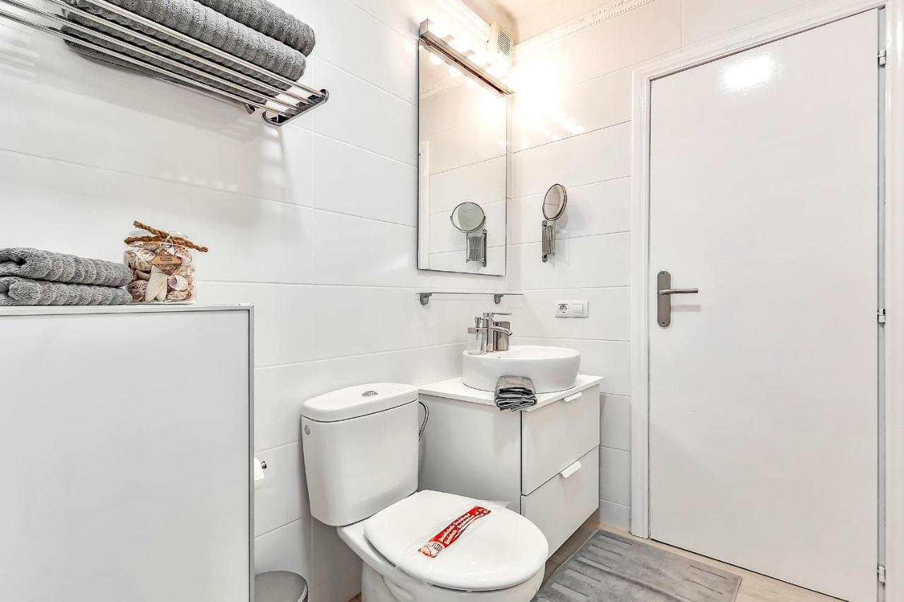 & Refreshing Pool Holidays Air-conditioning , Apartment *