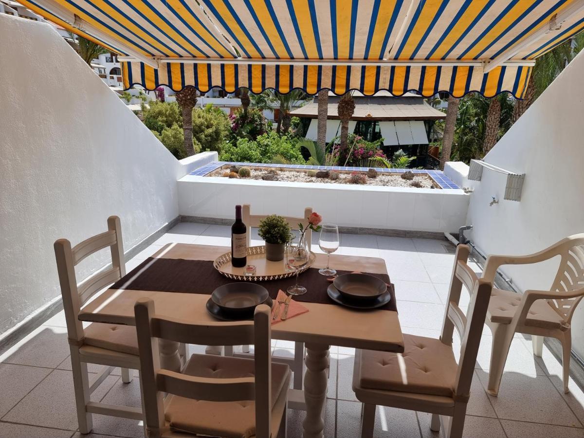 Studio No 2 Just 100 To And Sea, Large Terrace, Heated Pool, Wifi, Aircondition For A Fee Playa de las Américas
