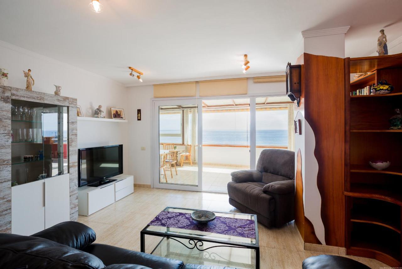 Ceyla View, Cristianos