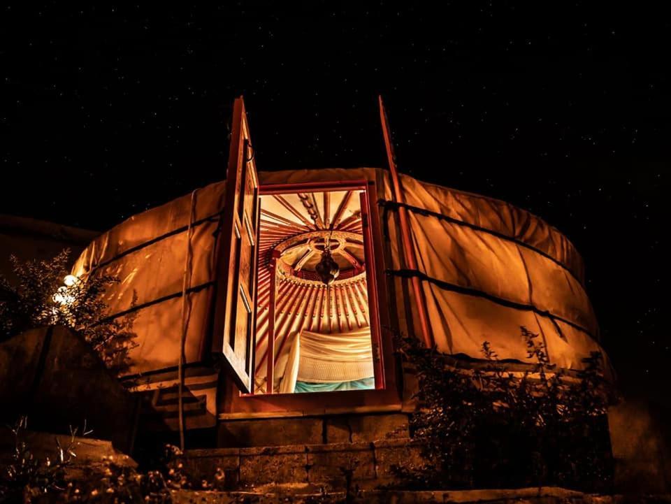 Luxury tent Yurta De Arico *