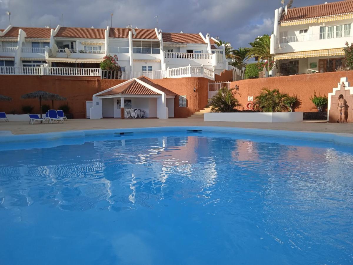 White Sand, Huge Terrace, Fast Wi-Fi, Netflix Appartement *