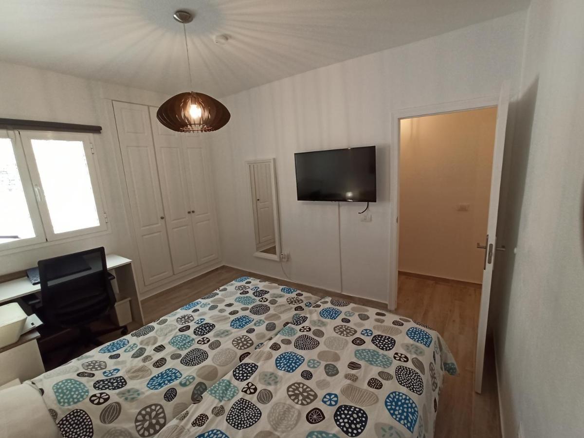 Golfsur-jacuzzi-privateparking-2bath-4bedroom-4tv-netflx-fastwifi * San Miguel de Abona