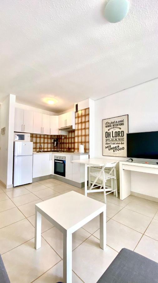 Apartment Lovely Cristianos Wifi, Cable Tv, Pool Arona (Tenerife)