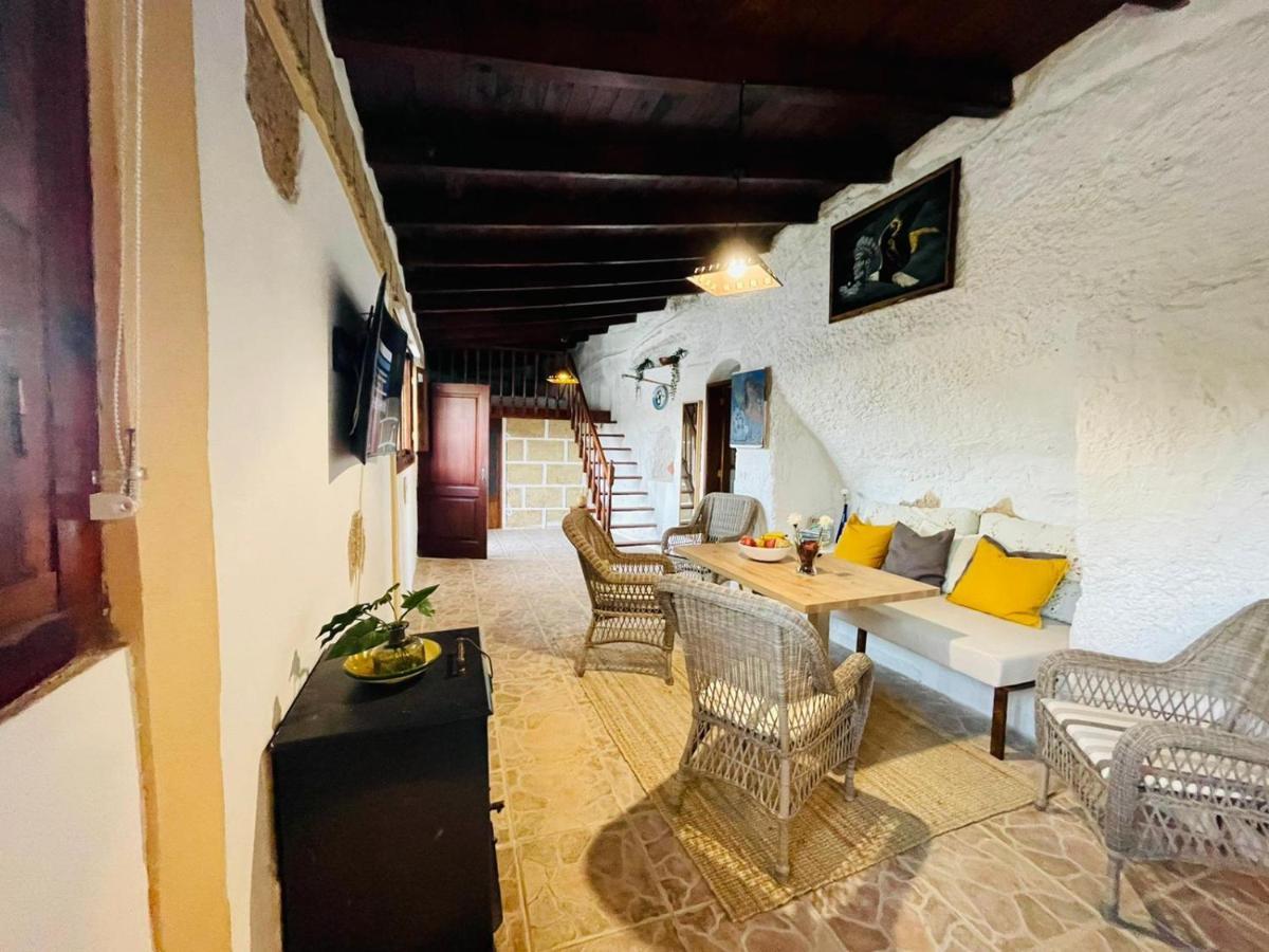 Camping Arico Cave Experience Añaterve