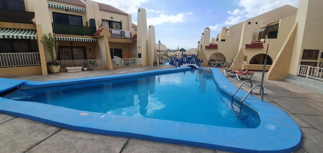 Mareverde Vista Mare Con Tres Piscinas Apartment