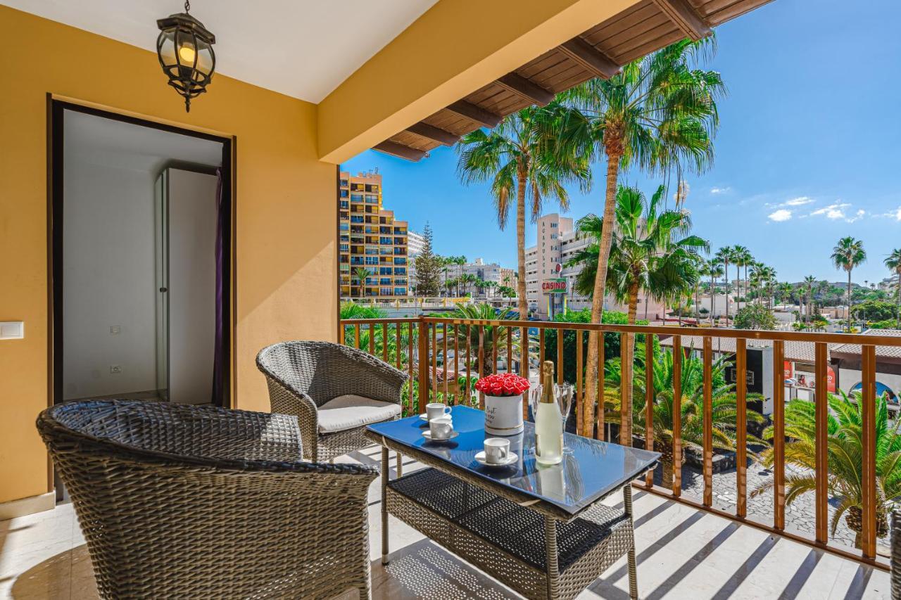 Amazing 3 Bedroom On The First Line Of The Americas Beach, Air Conditioner And Terrace Ocean View * Playa de las Américas