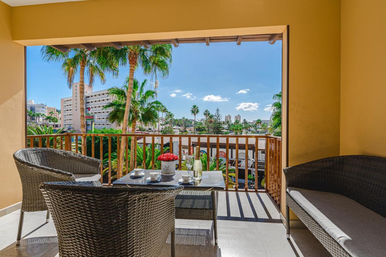 Amazing 3 Bedroom On The First Line Of The Americas Beach, Air Conditioner And Terrace Ocean View *